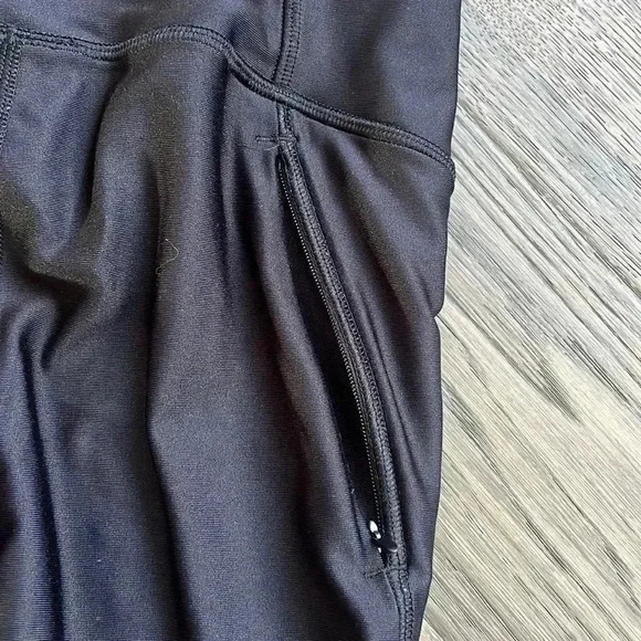 🌸3/$30🌸under Armour | Black  compression athletic leggings - Picture 11 of 12